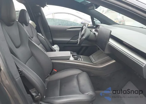 2022 Tesla Model X Plaid Tri Motor All-Wheel Drive z USA, uszkodzony, nr VIN 7SAXCBE65NF362710